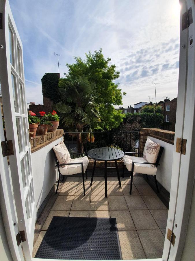 Lovely Large 1 Bed Renovated Flat W Balcony & 600mb Wifi * Londra