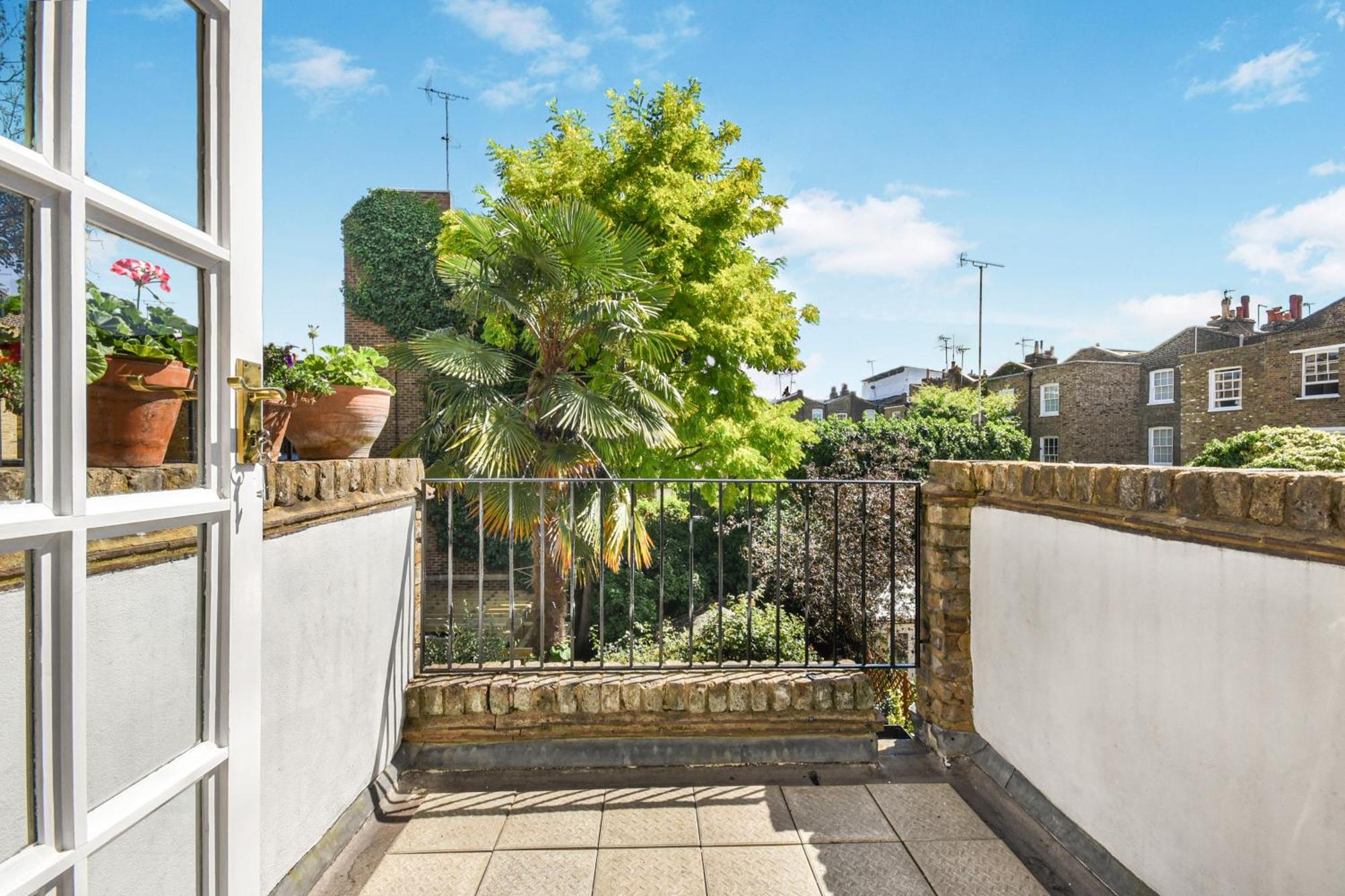 Appartamento Lovely Large 1 Bed Renovated Flat W Balcony & 600mb Wifi *